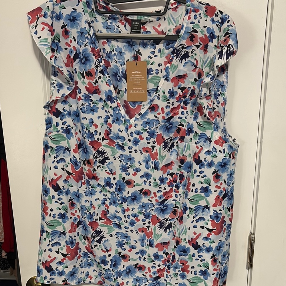 NWT SHEIN Red and Blue Floral Ruffled Sleeveless Blouse